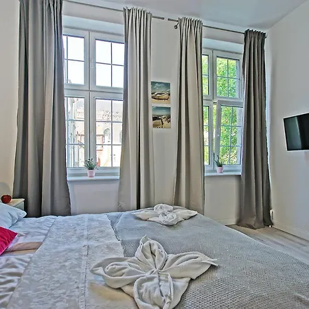 Apartament Kameralny Długa 50 *